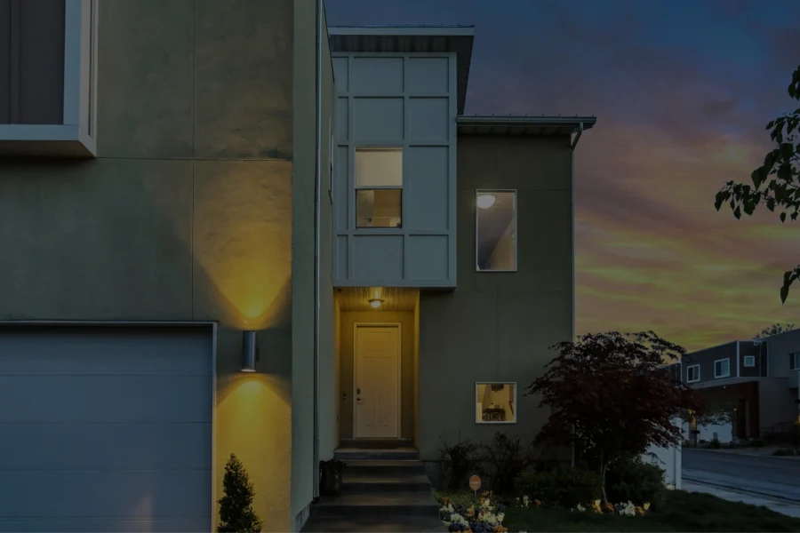 How to Deal with Insurance Adjuster After Water Damage