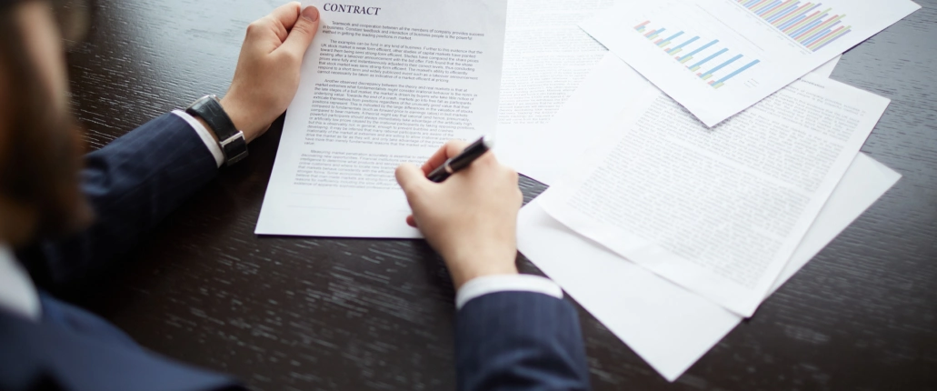 Pros and Cons of Hiring a Public Adjuster Early vs. Later in the Claim